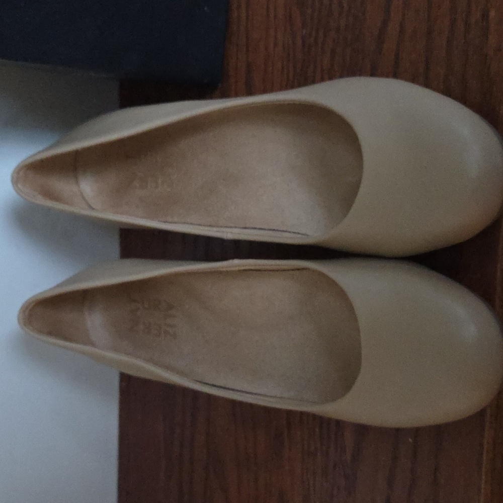 Naturalizer Donelle block heel pump in Tender Taupe size 6.5 - Picture 3 of 6